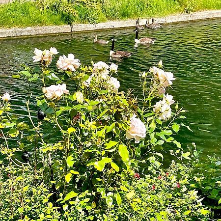 Amazing Location - City Of London- 2 Bedroom Stunning Canal View House With Private Garden,Parking & Balcony Екстериор снимка