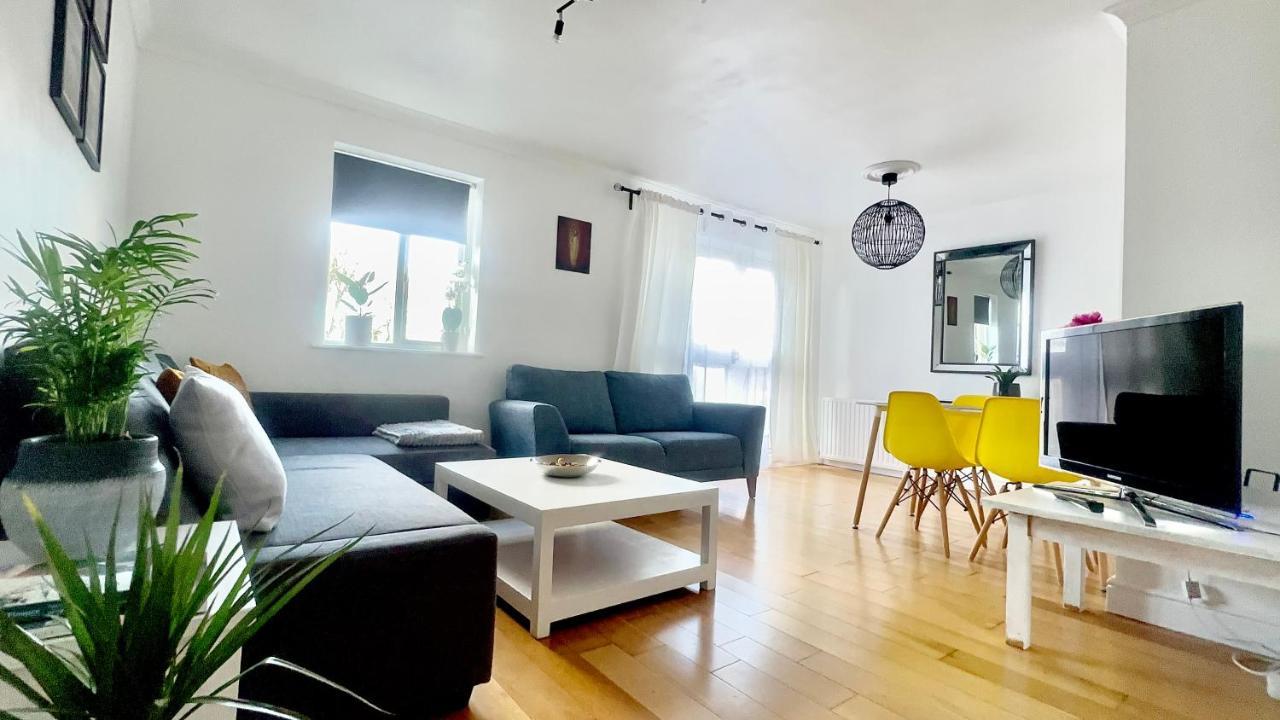 Amazing Location - City Of London- 2 Bedroom Stunning Canal View House With Private Garden,Parking & Balcony Екстериор снимка