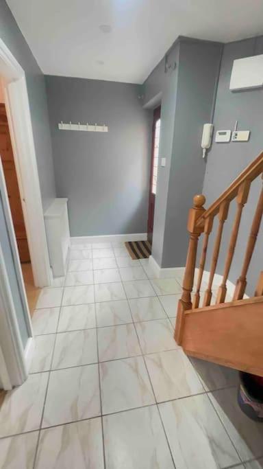 Amazing Location - City Of London- 2 Bedroom Stunning Canal View House With Private Garden,Parking & Balcony Екстериор снимка