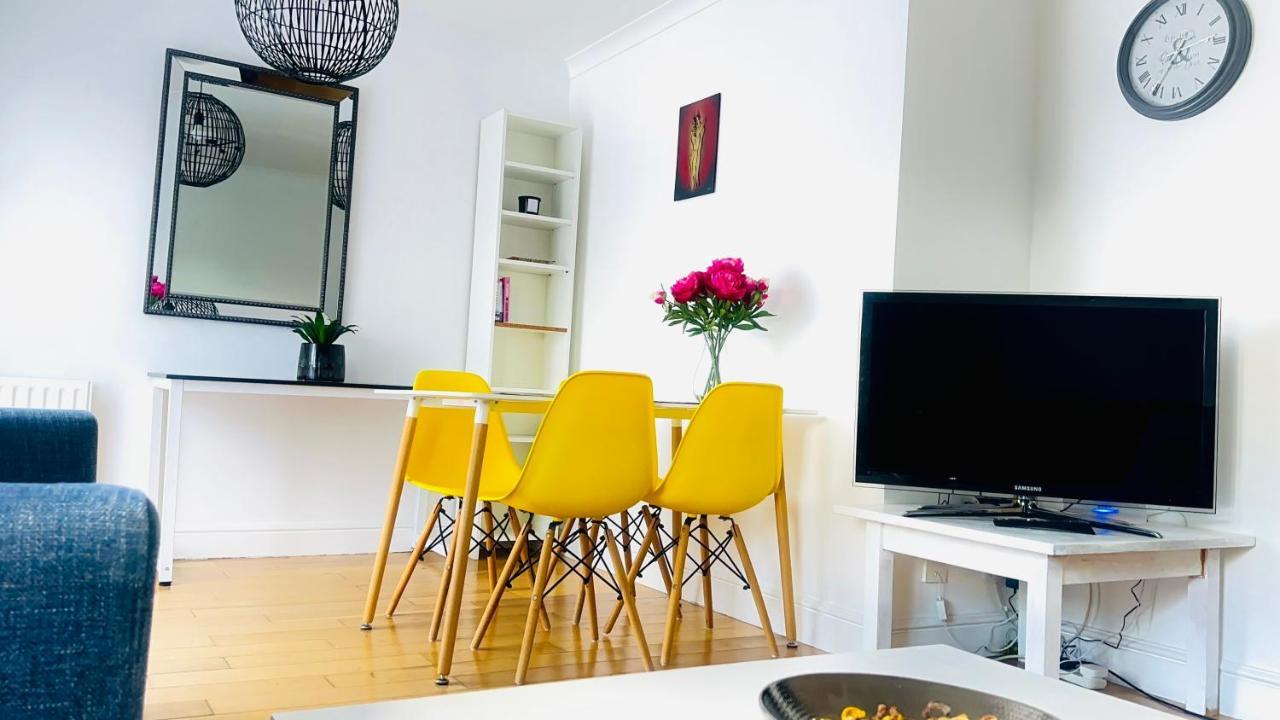 Amazing Location - City Of London- 2 Bedroom Stunning Canal View House With Private Garden,Parking & Balcony Екстериор снимка