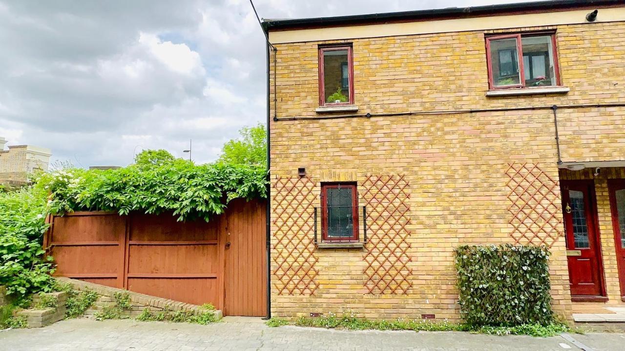 Amazing Location - City Of London- 2 Bedroom Stunning Canal View House With Private Garden,Parking & Balcony Екстериор снимка