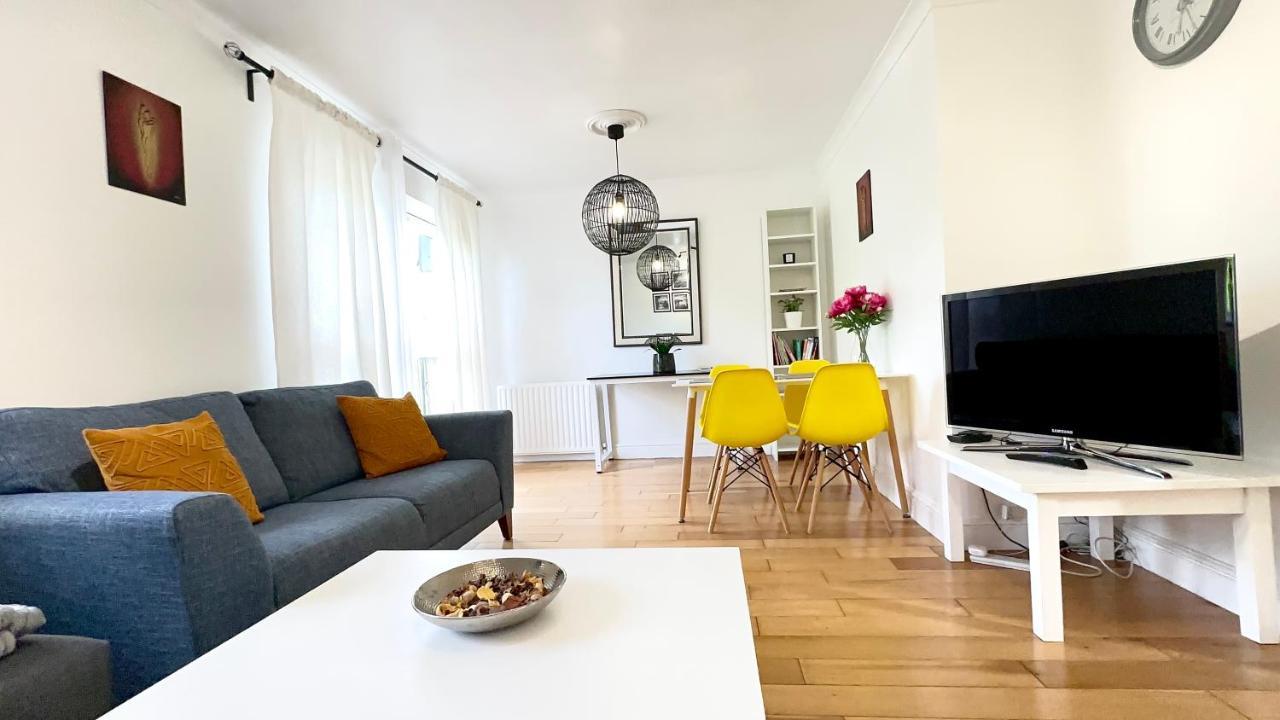 Amazing Location - City Of London- 2 Bedroom Stunning Canal View House With Private Garden,Parking & Balcony Екстериор снимка
