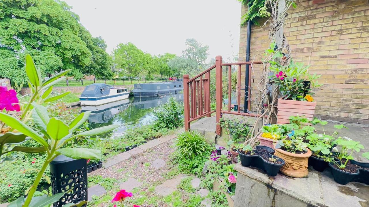 Amazing Location - City Of London- 2 Bedroom Stunning Canal View House With Private Garden,Parking & Balcony Екстериор снимка
