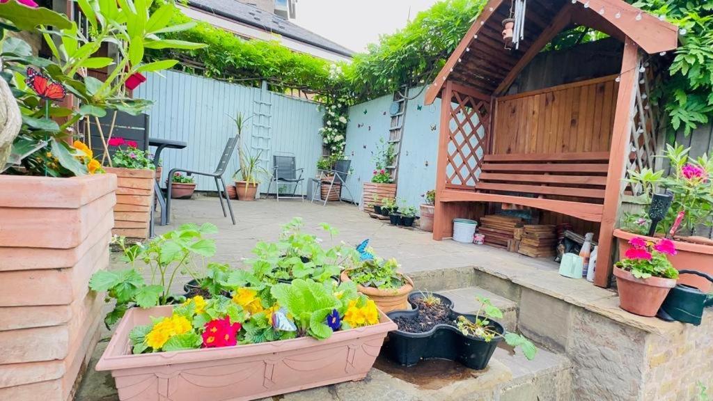Amazing Location - City Of London- 2 Bedroom Stunning Canal View House With Private Garden,Parking & Balcony Екстериор снимка