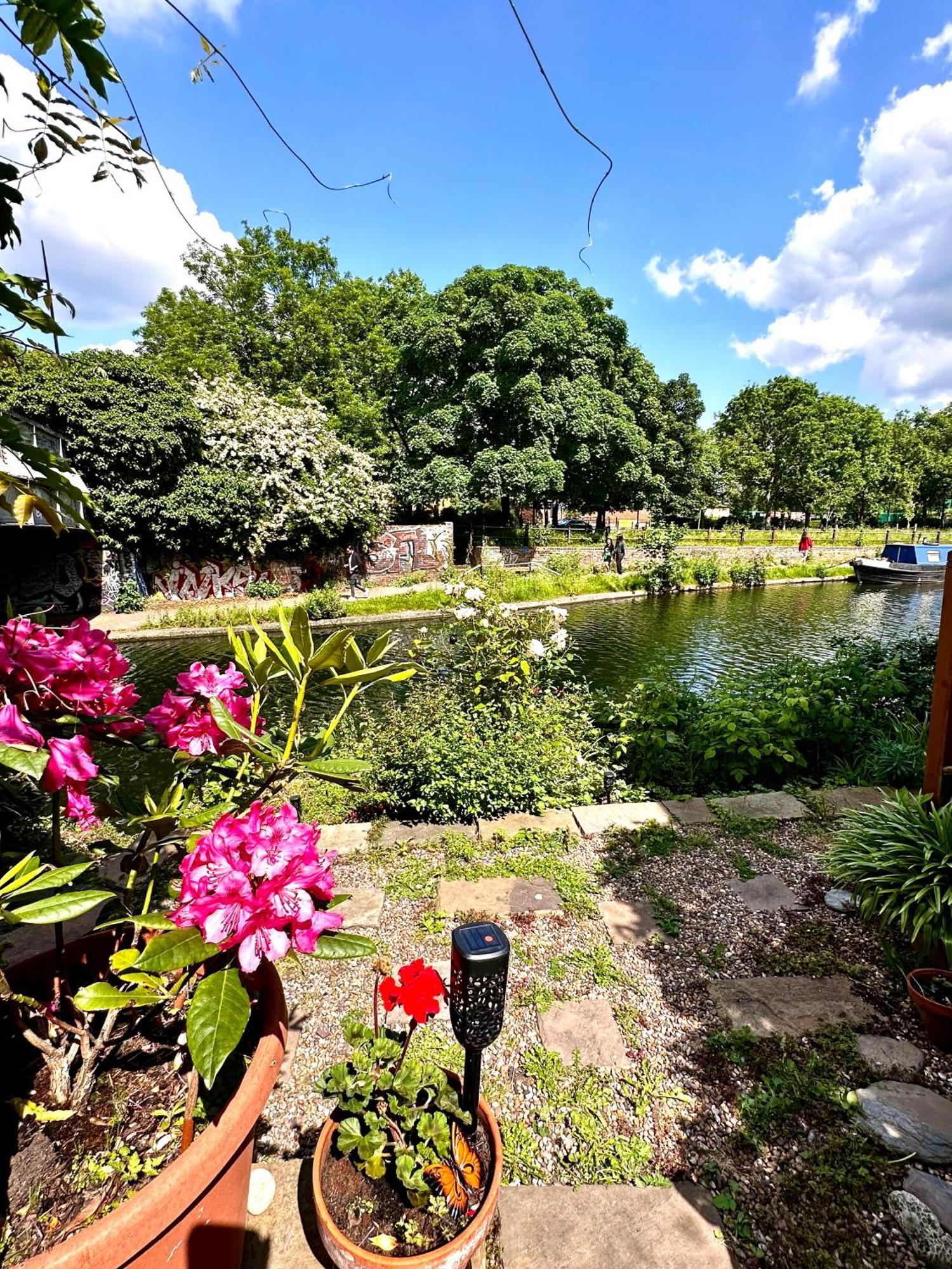 Amazing Location - City Of London- 2 Bedroom Stunning Canal View House With Private Garden,Parking & Balcony Екстериор снимка